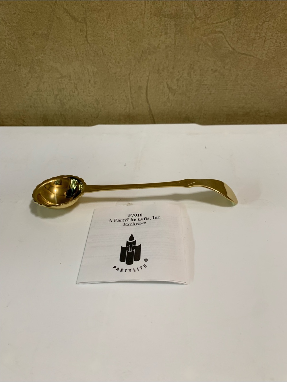 PARTYLITE Chateau Gold tone Candle Snuffer P7018 NEW in Box